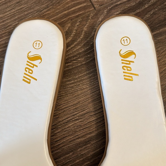 NEW SHEIN flat sandals - Picture 4 of 5